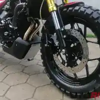 Galleri foto Yamaha R25 Disulap Jadi Tracker? Jarang-jarang, Nih!