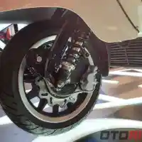 Galleri foto GALERI: Skuter Berpenampilan Klasik Royal Alloy TG300 Galleri foto GALERI: Skuter Berpenampilan Klasik Royal Alloy TG300