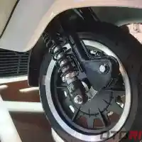 Galleri foto GALERI: Skuter Berpenampilan Klasik Royal Alloy TG300 Galleri foto GALERI: Skuter Berpenampilan Klasik Royal Alloy TG300