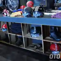 Galleri foto Galeri : Showroom Ekslusif Royal Enfield Indonesia