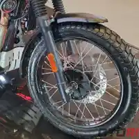 Galleri foto GALERI: Bergaya Scrambler, Ini Detail Tampilan Royal Enfield Scram 411