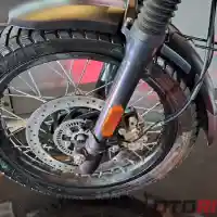 Galleri foto GALERI: Bergaya Scrambler, Ini Detail Tampilan Royal Enfield Scram 411