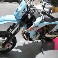Galleri foto GALERI FOTO: Suzuki DR-Z4SM, Moge Supermoto yang Siap Masuk Indonesia