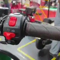 Galleri foto FOTO: Scomadi Turismo Technica 200w “Frank Sanderson”, Skuter Bergaya Balap