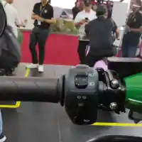 Galleri foto FOTO: Scomadi Turismo Technica 200w “Frank Sanderson”, Skuter Bergaya Balap