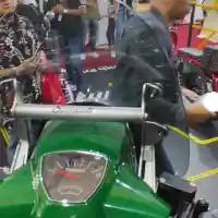 Galleri foto FOTO: Scomadi Turismo Technica 200w “Frank Sanderson”, Skuter Bergaya Balap