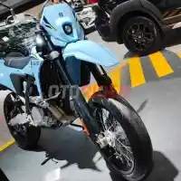 Galleri foto GALERI FOTO: Suzuki DR-Z4SM, Moge Supermoto yang Siap Masuk Indonesia