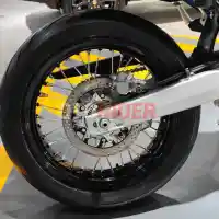 Galleri foto GALERI FOTO: Suzuki DR-Z4SM, Moge Supermoto yang Siap Masuk Indonesia