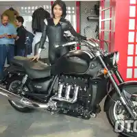 Galleri foto Perdana Ikut GIIAS, Triumph Sabet Penghargaan Booth Terbaik