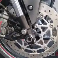 Galleri foto Triumph Street Tripple RS Bermesin ala Moto2 Siap Dibeli di Tanah Air!