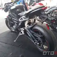 Galleri foto Triumph Street Tripple RS Bermesin ala Moto2 Siap Dibeli di Tanah Air!