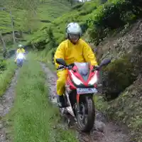 Galleri foto Galeri Foto: Turing Bandung-Ciwidey Bareng Motor Honda 150 cc