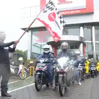 Galleri foto Galeri Foto: Turing Bandung-Ciwidey Bareng Motor Honda 150 cc