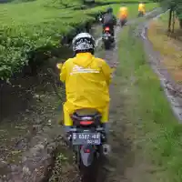 Galleri foto Galeri Foto: Turing Bandung-Ciwidey Bareng Motor Honda 150 cc