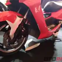 Galleri foto GALERI: Motor Petualang Kota, United TX1800