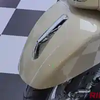 Galleri foto GALERI: Vespa GTS Classic, Fitur Kian Lengkap dan Canggih