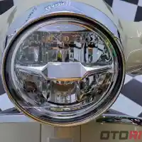 Galleri foto GALERI: Vespa GTS Classic, Fitur Kian Lengkap dan Canggih