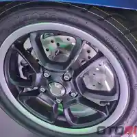 Galleri foto GALERI: Vespa GTS Super Tech 300 2023, Banyak Detail dan Fitur Baru