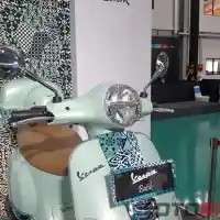 Galleri foto GALERI: Vespa LX 125 i-get Batik Special Edition, Dijual Terbatas!