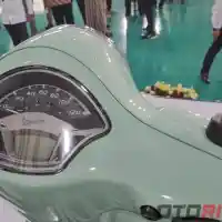 Galleri foto GALERI: Vespa LX 125 i-get Batik Special Edition, Dijual Terbatas!