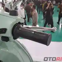 Galleri foto GALERI: Vespa LX 125 i-get Batik Special Edition, Dijual Terbatas!