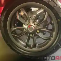 Galleri foto Vespa LX 125 i-get Berdandan Dengan Beberapa Fitur Baru, Si Klasik Makin Cantik