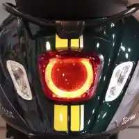 Galleri foto GALERI: Vespa Sprint 150 dan GTS 300 HPE Racing Sixties Edisi Terbatas