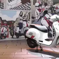 Galleri foto GALERI: Vespa Sprint 150 dan GTS 300 HPE Racing Sixties Edisi Terbatas