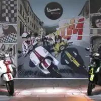 Galleri foto GALERI: Vespa Sprint 150 dan GTS 300 HPE Racing Sixties Edisi Terbatas