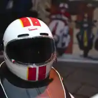 Galleri foto GALERI: Vespa Sprint 150 dan GTS 300 HPE Racing Sixties Edisi Terbatas