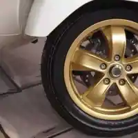 Galleri foto GALERI: Vespa Sprint 150 dan GTS 300 HPE Racing Sixties Edisi Terbatas