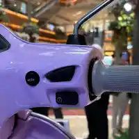 Galleri foto FOTO: Vespa LX 150 Tampil dengan Desain Elegan dan Teknologi Modern Galleri foto FOTO: Vespa LX 150 Tampil dengan Desain Elegan dan Teknologi Modern