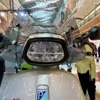 Galleri foto FOTO: Vespa Sprint Tech, Perpaduan Elegan dan Inovatif Galleri foto FOTO: Vespa Sprint Tech, Perpaduan Elegan dan Inovatif