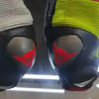 Galleri foto FOTO: Intip Detail Baju Balap Pertamina Enduro VR46 MotoGP