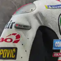 Galleri foto FOTO: Intip Detail Baju Balap Pertamina Enduro VR46 MotoGP