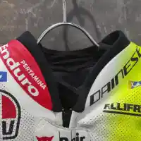 Galleri foto FOTO: Intip Detail Baju Balap Pertamina Enduro VR46 MotoGP
