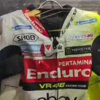 Galleri foto FOTO: Intip Detail Baju Balap Pertamina Enduro VR46 MotoGP