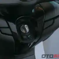 Galleri foto GALERI: Motor Listrik Bergaya Skutik Maxi, Yamaha E01
