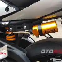 Galleri foto Modifikasi Yamaha R25 Tampil Gahar Di Sirkuit Balap, Habiskan Biaya Rp 50 Juta!