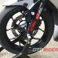 Galleri foto Modifikasi Yamaha R25 Tampil Gahar Di Sirkuit Balap, Habiskan Biaya Rp 50 Juta!