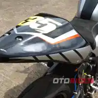 Galleri foto Modifikasi Yamaha R25 Tampil Gahar Di Sirkuit Balap, Habiskan Biaya Rp 50 Juta!
