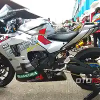 Galleri foto Modifikasi Yamaha R25 Tampil Gahar Di Sirkuit Balap, Habiskan Biaya Rp 50 Juta!