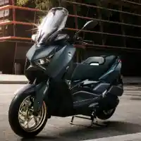 Galleri foto GALERI: Yamaha XMAX 2023, Perpaduan Desain Agresif dan Fitur Modern