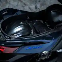 Galleri foto GALERI: Yamaha XMAX 2023, Perpaduan Desain Agresif dan Fitur Modern