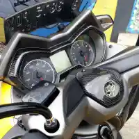Galleri foto Modifikasi Yamaha XMax Berlabur Rona Kuning Ferrari