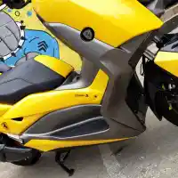 Galleri foto Modifikasi Yamaha XMax Berlabur Rona Kuning Ferrari