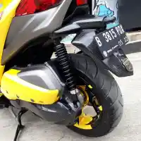 Galleri foto Modifikasi Yamaha XMax Berlabur Rona Kuning Ferrari
