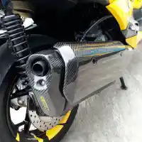 Galleri foto Modifikasi Yamaha XMax Berlabur Rona Kuning Ferrari