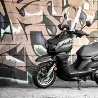 Galleri foto GALERI: Skutik Kekar Yamaha Zuma 125 2022