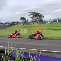 Galleri foto FOTO: Yamaha Cup Race Tasikmalaya 2025, Antusiasme Pembalap Makin Kuat Galleri foto FOTO: Yamaha Cup Race Tasikmalaya 2025, Antusiasme Pembalap Makin Kuat